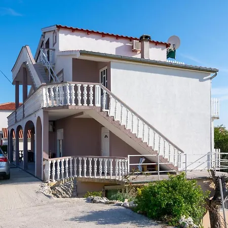 14773c Apartment