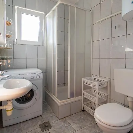 14773c Apartment *